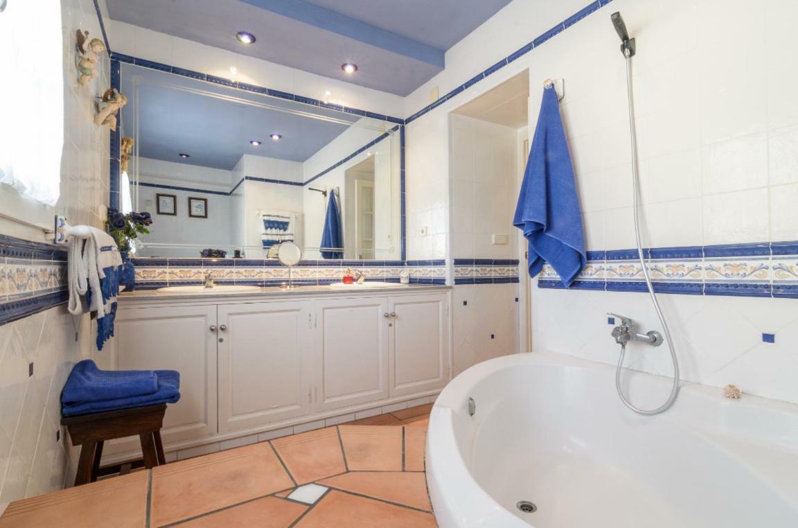 Habitaciones En Casa Centrica Con Piscina Almunecar Ngoại thất bức ảnh