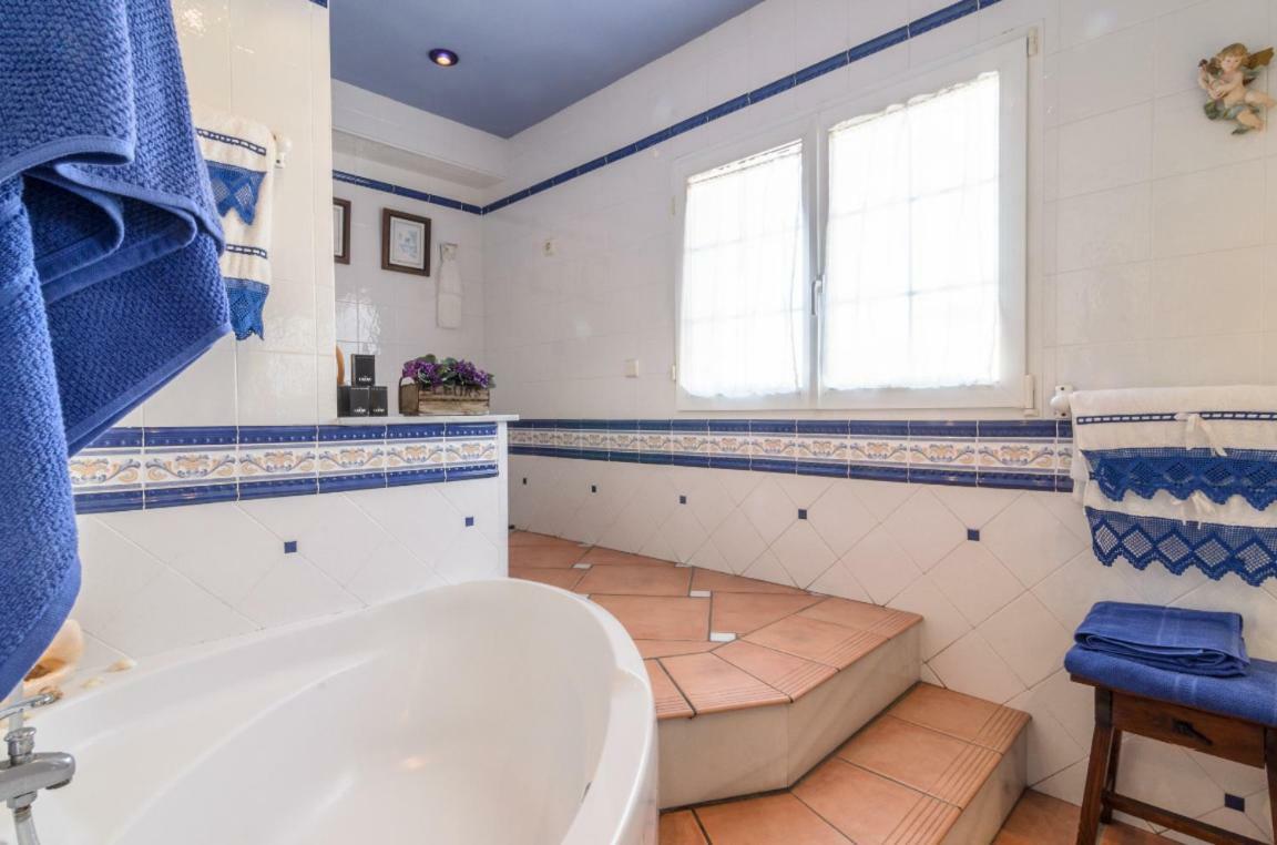 Habitaciones En Casa Centrica Con Piscina Almunecar Ngoại thất bức ảnh